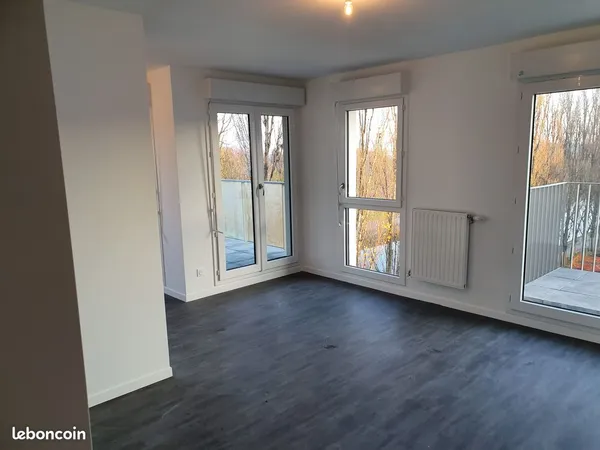 A louer superbe F3 (61m²) avec grand balcon à Bobigny - Vue Canal de l'Ourcq et parc - Zéro frais d'