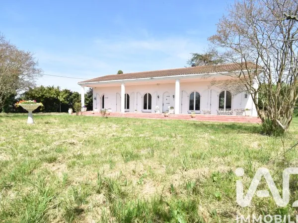 Maison 8 pièces 300 m²