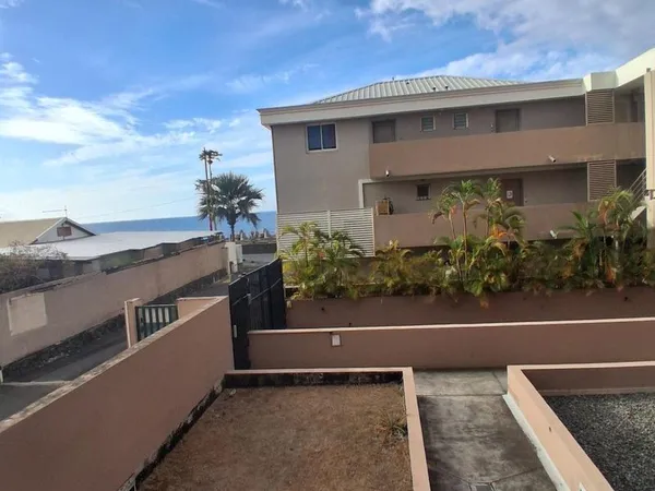 A LOUER bel appartement F2 vue mer à LA POSSESSION