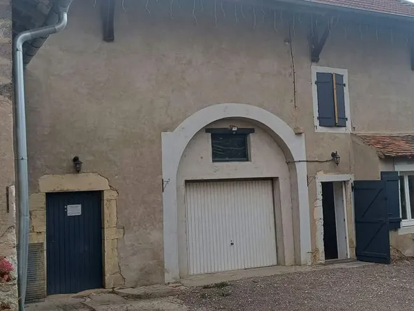 Ancien corps de ferme rénové