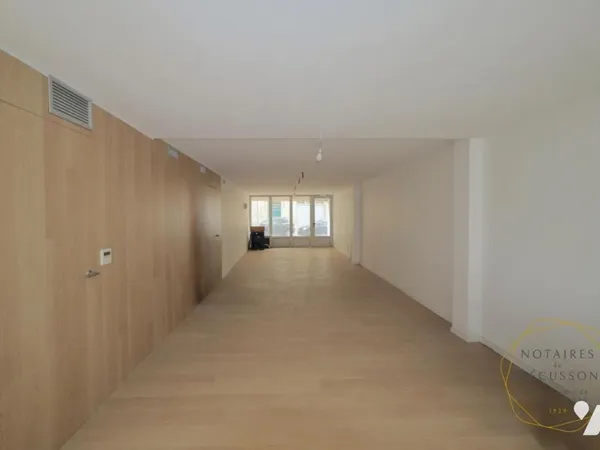 Local professionnel 66 m²