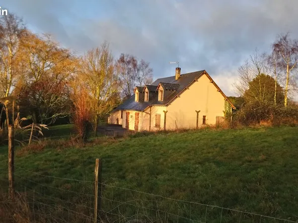 Maison en ville sur 5 000 m2