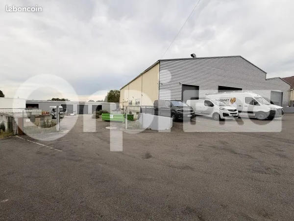 Local d'activité 8 000 m²