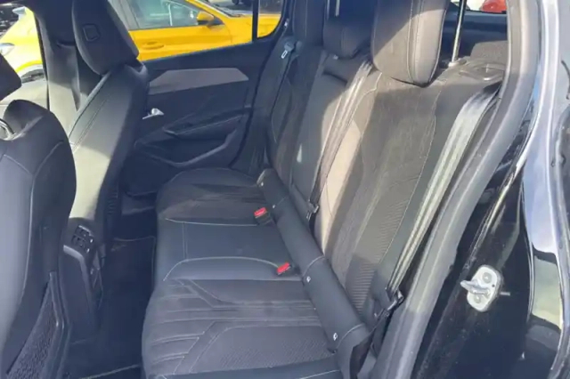 Peugeot 308 phev 225 e-eat8 — photo 11