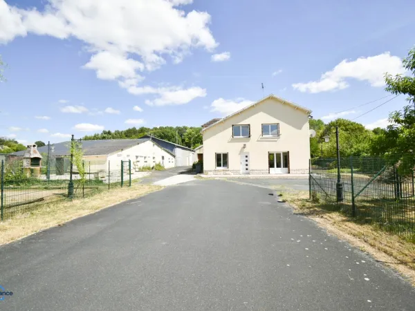 Maison 9 pièces 365 m²