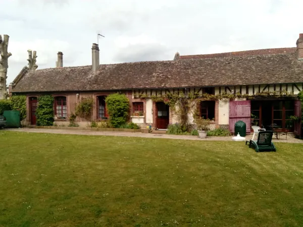 Location à l'année maison de charme en Normandie-100Km Paris- 2chambres-Jardin