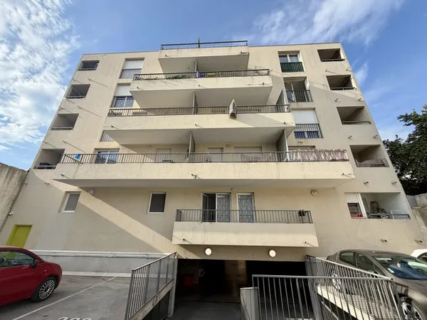 Appartement T2 4 ème et dernier étage Vue étang Loggia