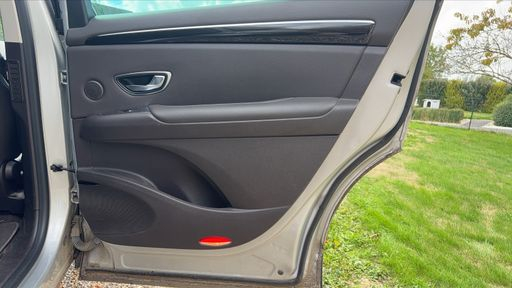 Renault Espace 1.6 dCi 160 Energy EDC - Zen – 2018 – 175763 km – Diesel – Boîte Automatique — photo 15