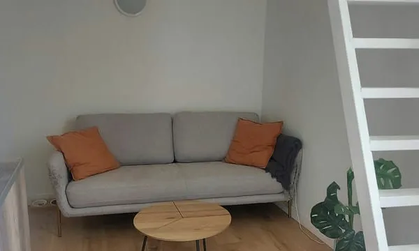 Joli studio meublé rue Naujac à Bordeaux