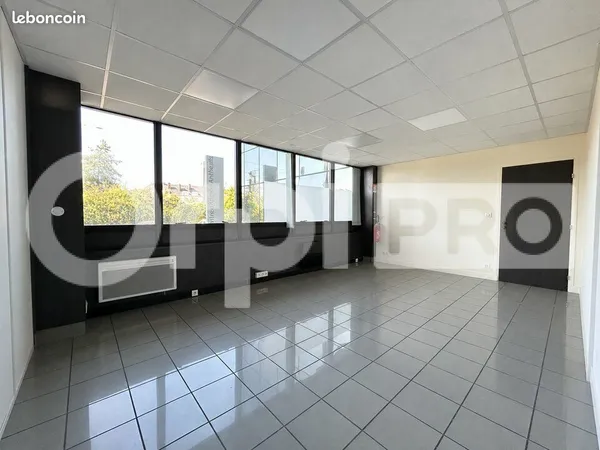 Bureau 26 m²