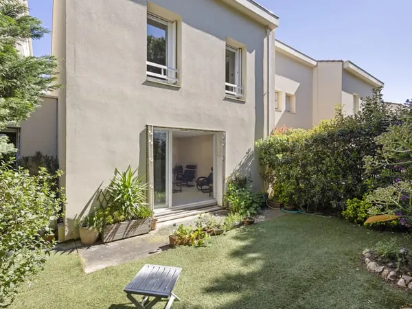 Bonneveine: Maison 166 m2 hab, 80 m2 jardin, Garage Double