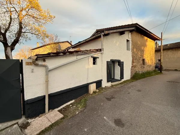 Maison individuelle T3 saint Quentin Fallavier avec petit jardin