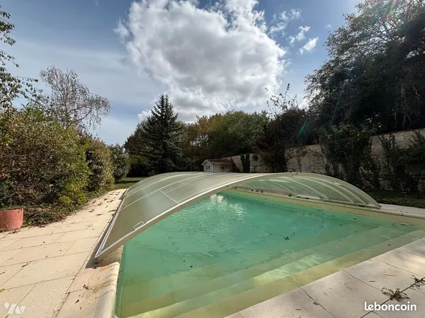 Maison 7 pièces 244 m²