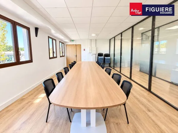 Bureaux 337 m²