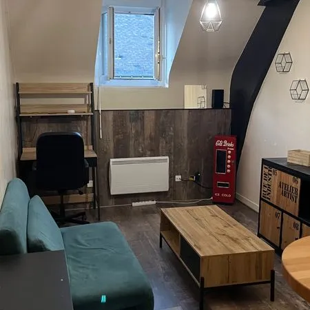 HYPER CENTRE - T2 35 m² - MEUBLE - Rue Bressigny