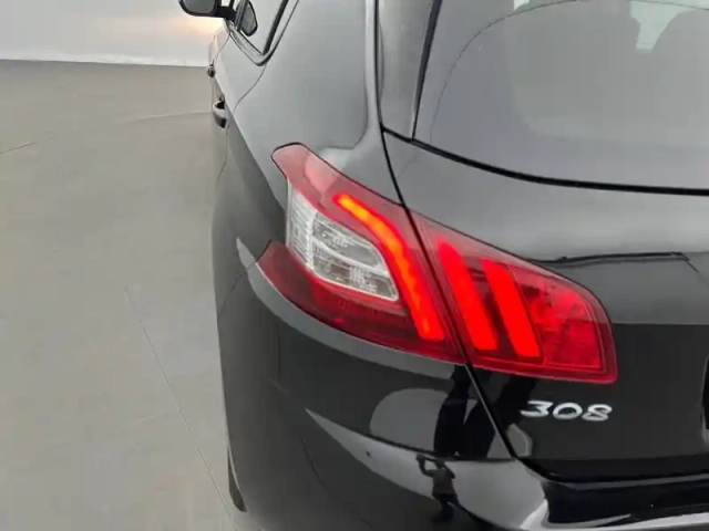 Peugeot 308 1.2 puretech 110ch s&amp;s bvm5 — photo 17