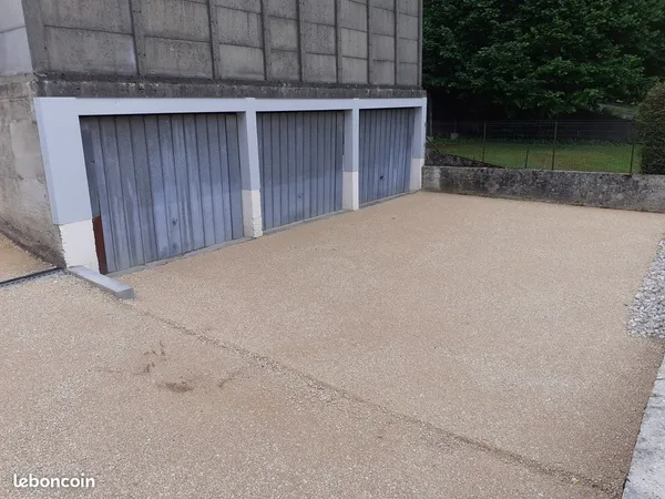Loue box-garage oyonnax