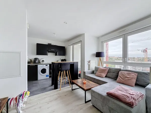 Appartement F2 avec loggia et box en sous-sol