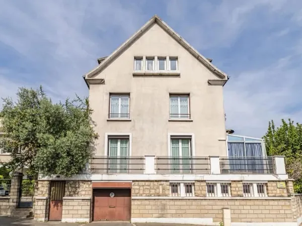 Maison 8 pièces 176 m²