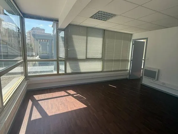 Bureaux 210 m² TULLE