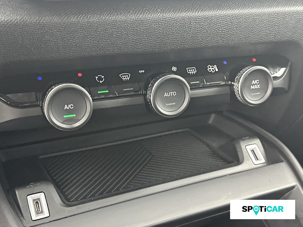 Citroën C4 1.5 bluehdi 110 feel nav business r — photo 15