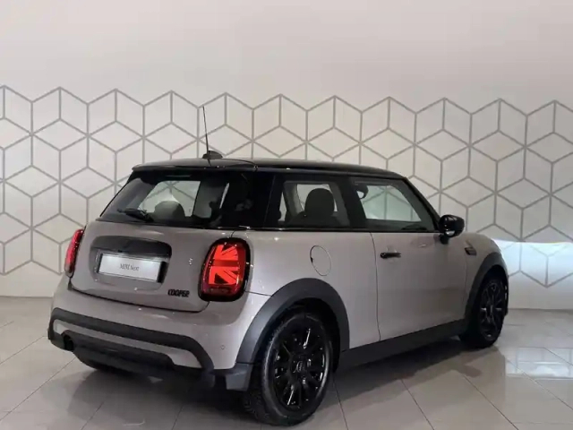 Mini Mini hatch 3 portes cooper 136 ch dkg7 — photo 4