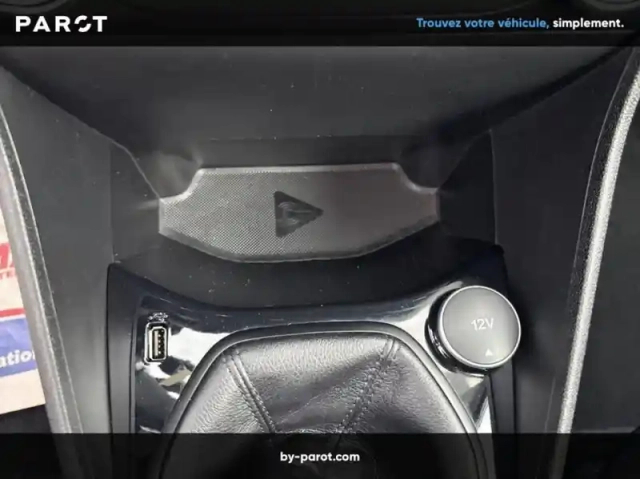 Ford Fiesta 1.5 tdci 85ch connect business 3p société — photo 22