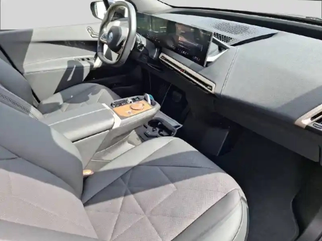Bmw Ix xdrive50 523ch — photo 40