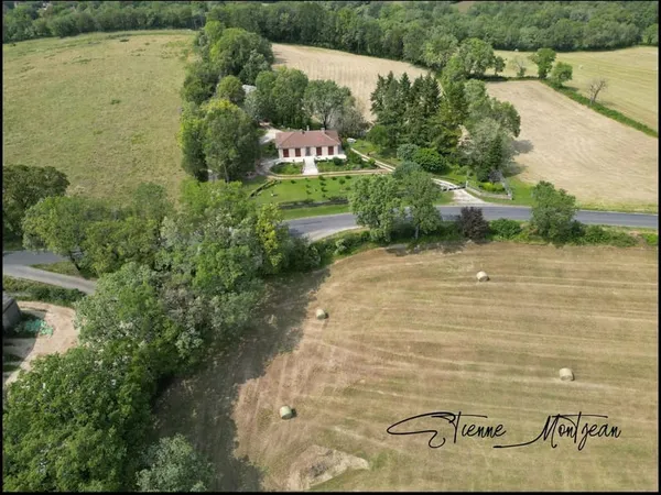Maison 123 m², 1.4 hectare de terrain, sans voisins, atelier et