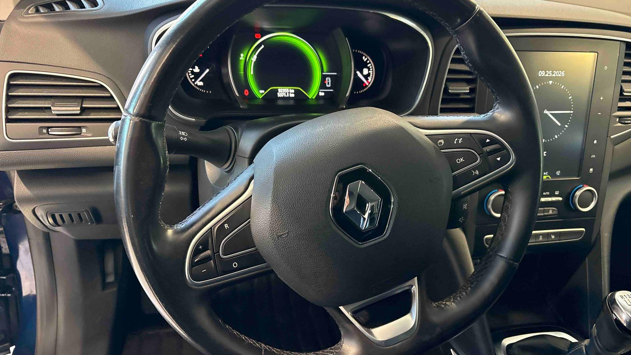 Renault Mégane IV Berline TCe 130 Energy — photo 10