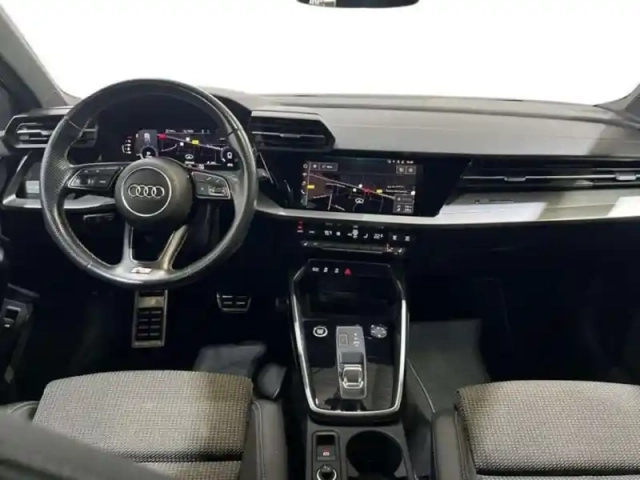 Audi A3 35 tfsi mild hybrid 150 s tronic 7 s line — photo 8