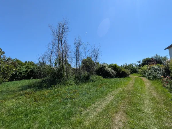 Terrain 1350 m²