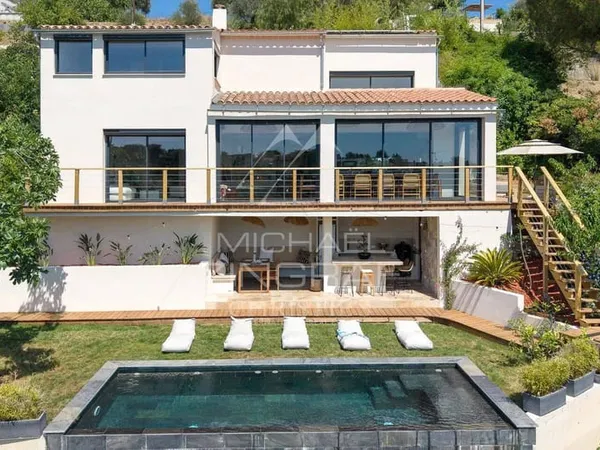 Villa 8 pièces 238 m²