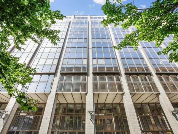 Bureau 5961 m²
