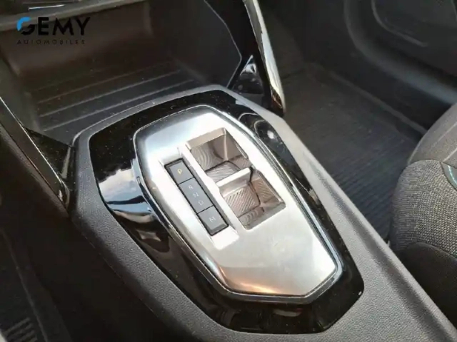 Peugeot 208 puretech 100 s&amp;s eat8 — photo 15