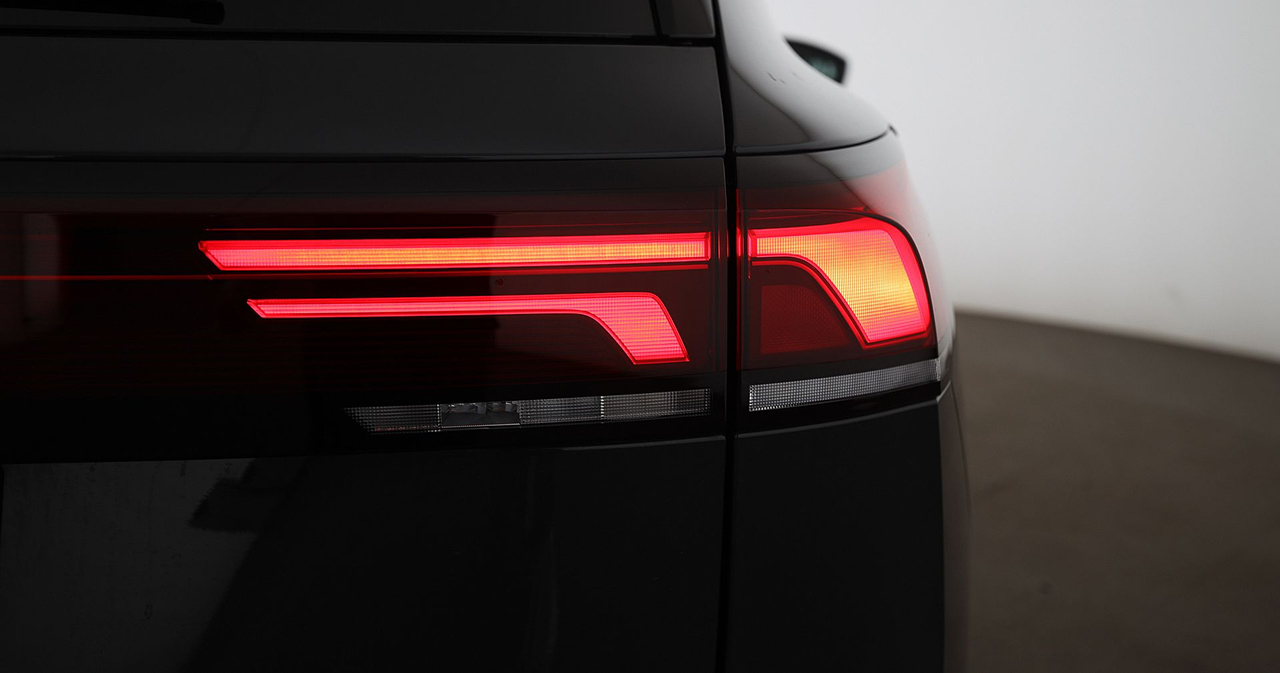 Volkswagen Tiguan — photo 14