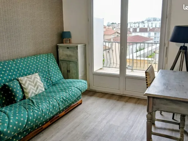 Chambre à louer pour 1 étudiante ou 1 femme seule