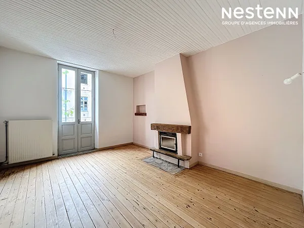 Maison de ville entièrement rénovée avec terrasse sans vis-à-vis de 95 m² à Auch
