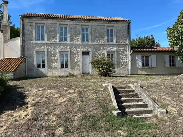 Maison 8 pièces 280 m²