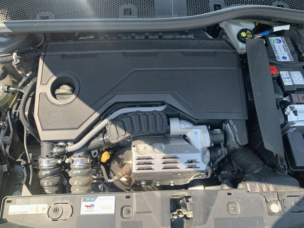 Peugeot 2008 1.2 hybrid 145ch gt e-dcs6 — photo 15