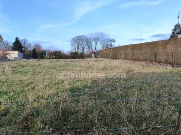 Terrain à vendre de 8 014,00 m² ETREILLERS (02)