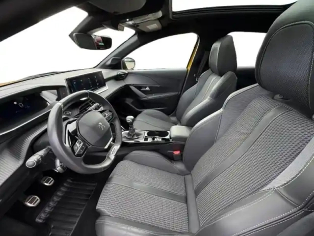 Peugeot 208 1.2 puretech 100ch s&amp;s gt 118g — photo 9