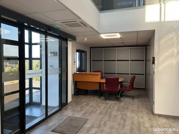 Local d'activité 1 534 m²