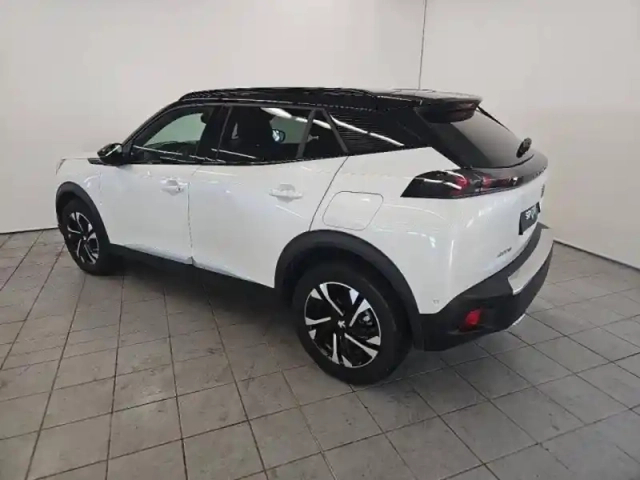 Peugeot 2008 1.2 puretech 130ch s&amp;s gt — photo 7