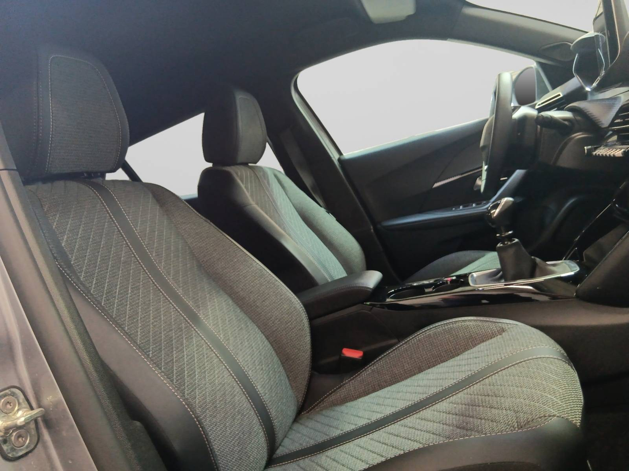 Peugeot 2008 — photo 16