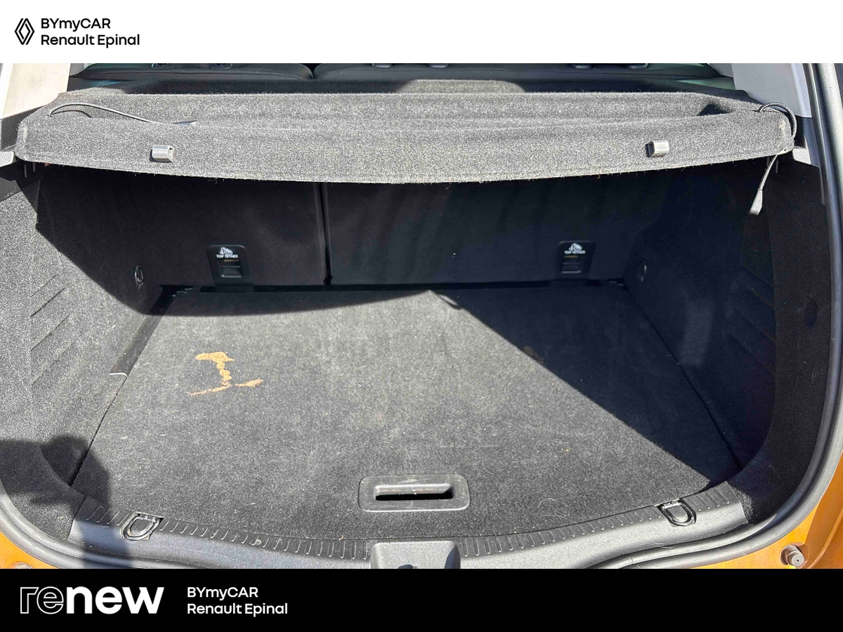 Renault Scenic TCe 140 FAP EDC — photo 13
