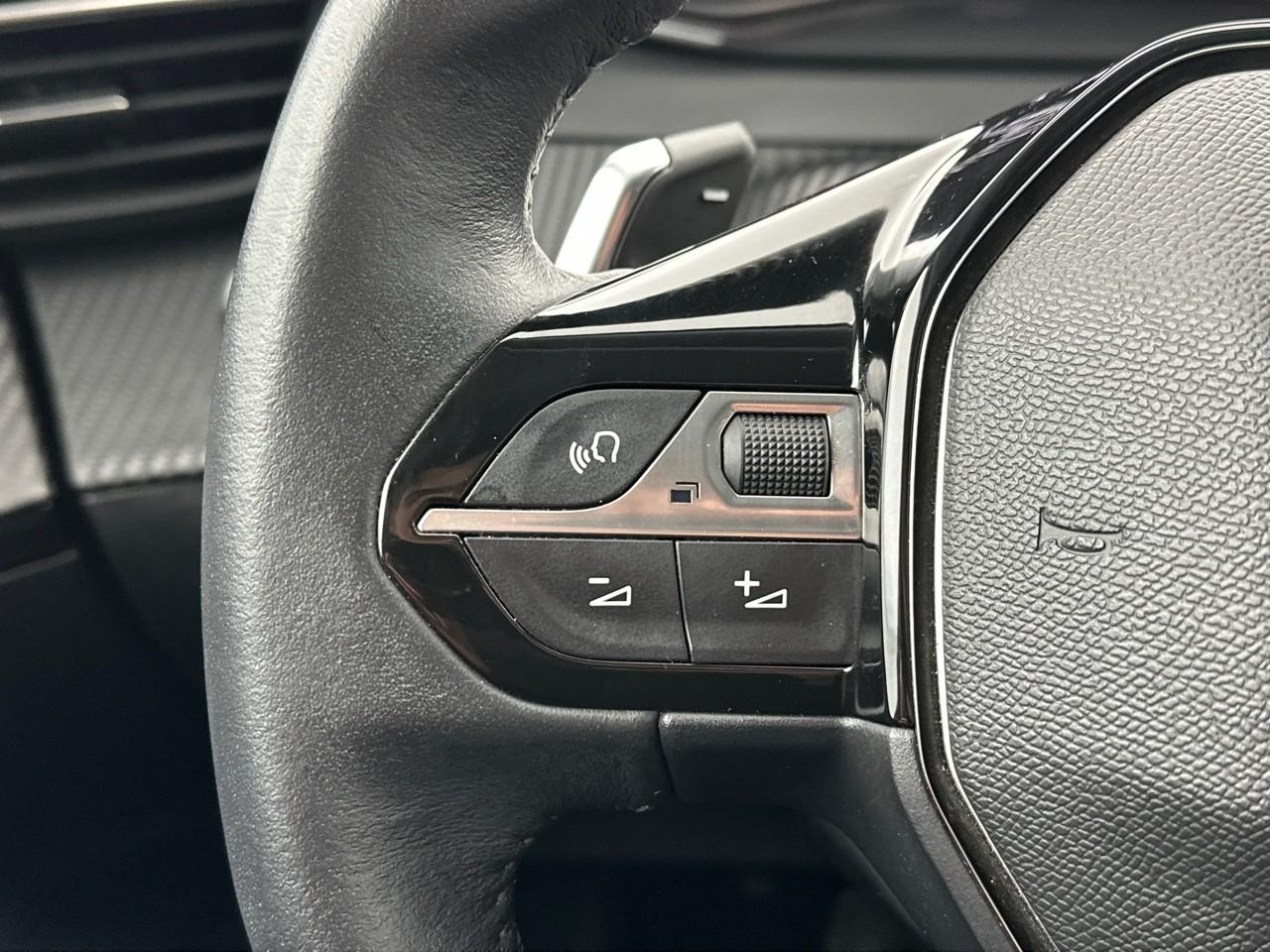 Peugeot 2008 puretech 130 s&s eat8 allure — photo 20