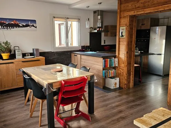 Appartement T4 de 79,5 m² à Barby avec jardin privatif, terrasse et garage