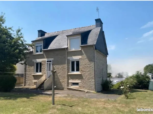 Maison en pierre 105 m² - 3 chambres - Jardin clos