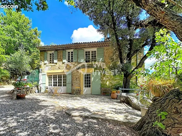 Propriété 8 pièces 260 m²